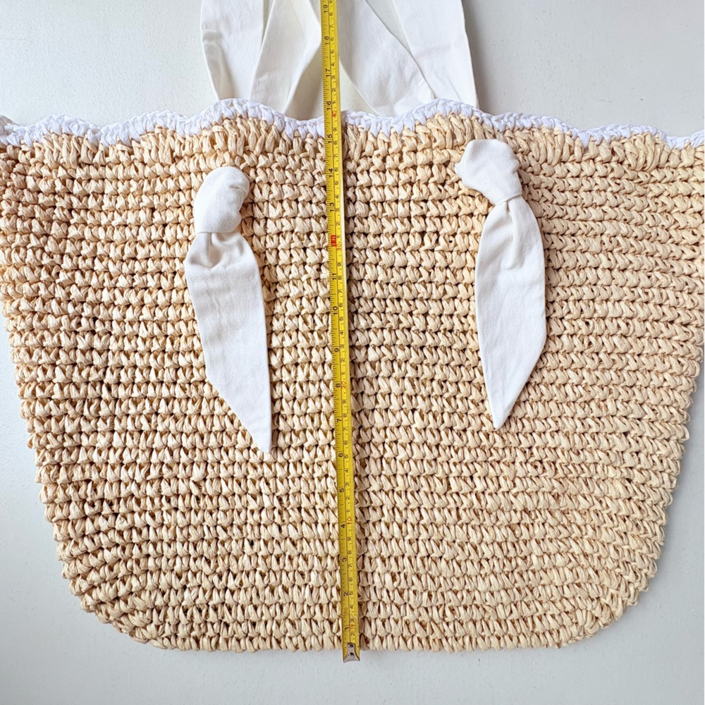 Mark and Graham White Ribbon Scalloped Raffia Tote Purse Bag New, no tags - Picture 11 of 13